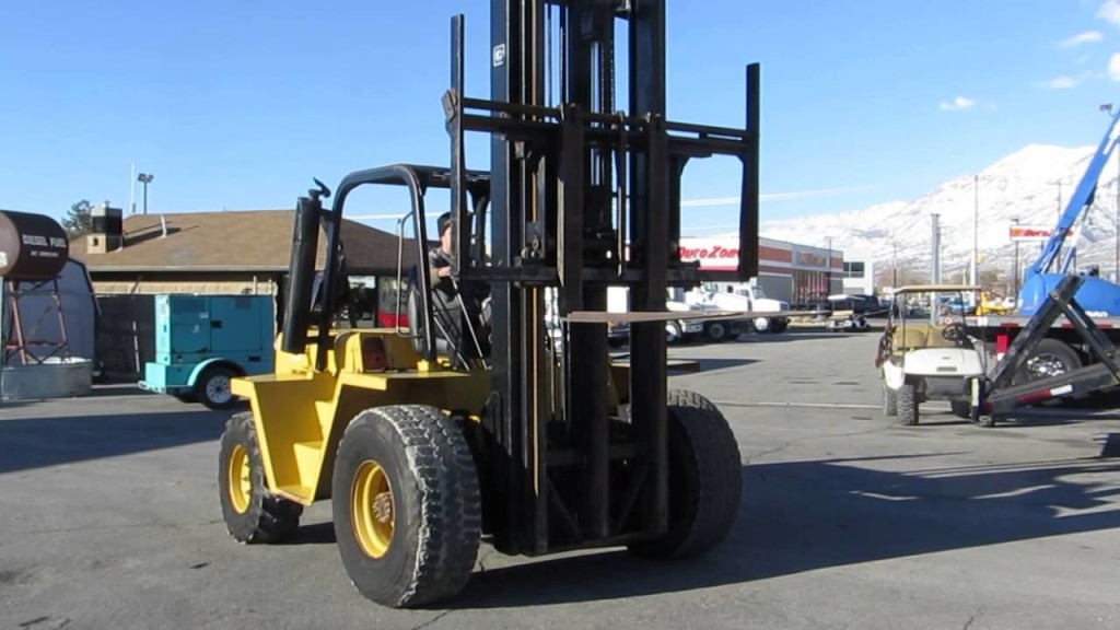 Top Characteristics To Take Into Account When Choosing Forklifts